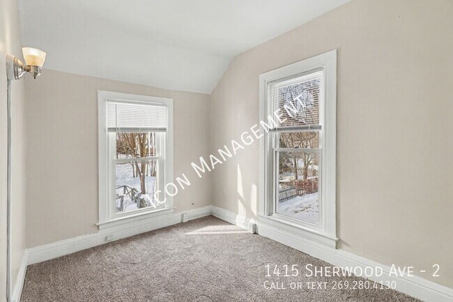 Building Photo - 1415 Sherwood Ave