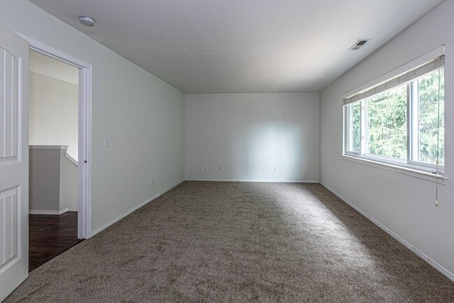 Building Photo - Beautiful home near Clark Lake Park!