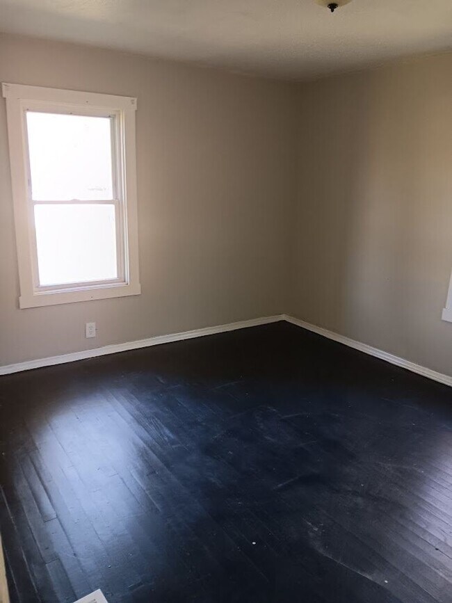 Building Photo - LIMITED TIME**1/2 OFF DEPOSIT**