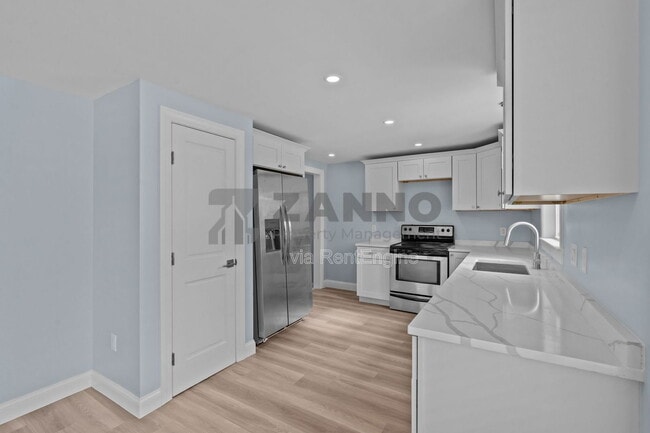 Building Photo - 24 Vernon Ave