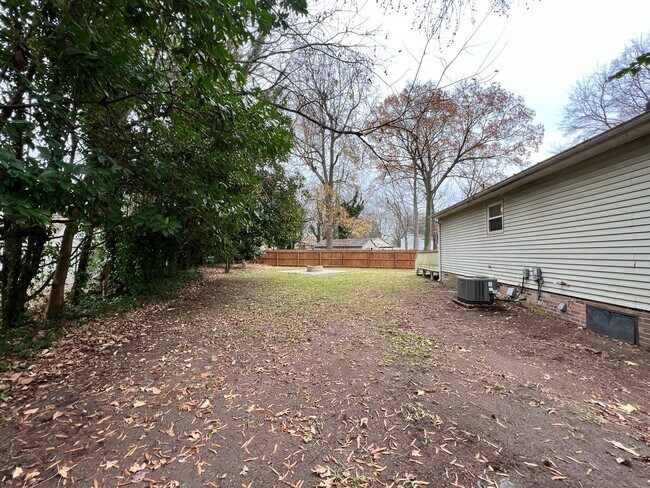 Building Photo - Four bedroom home in Norfolk - Beautiful Backyard