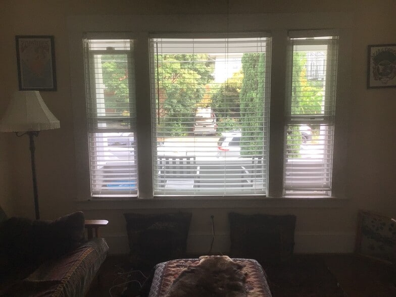 Building Photo - 1615 SE 37th Ave