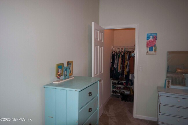 Building Photo - 11745 Lake Bend Cir