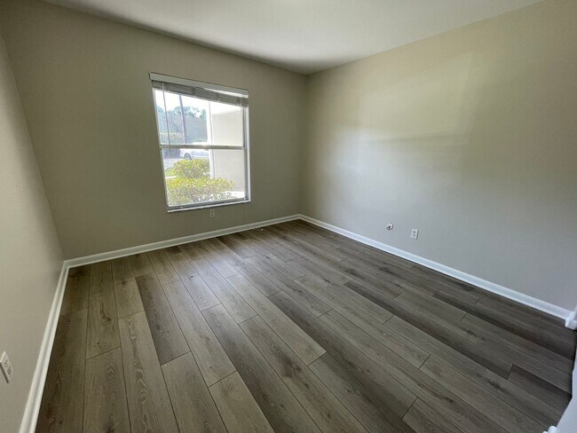 Building Photo - ANNUAL RENTAL - 2 BED / 2 BATH AT CANTERBURY VILLAGE