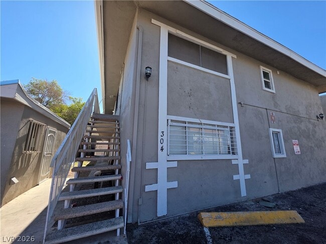 Building Photo - 304 Orland St