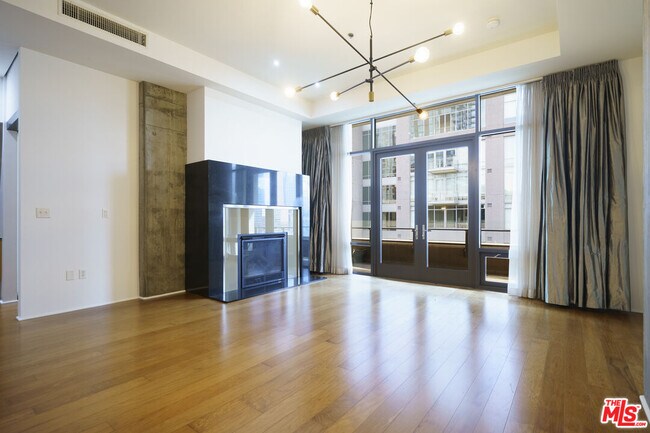 Building Photo - 1111 S Grand Ave