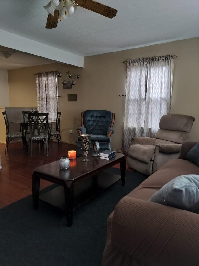 Building Photo - 519 Utah Ave