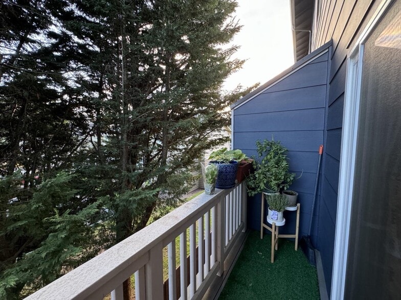 Building Photo - 1820 201st Pl SE