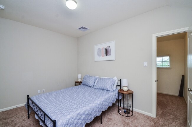 Building Photo - 1627 Summer City Dr