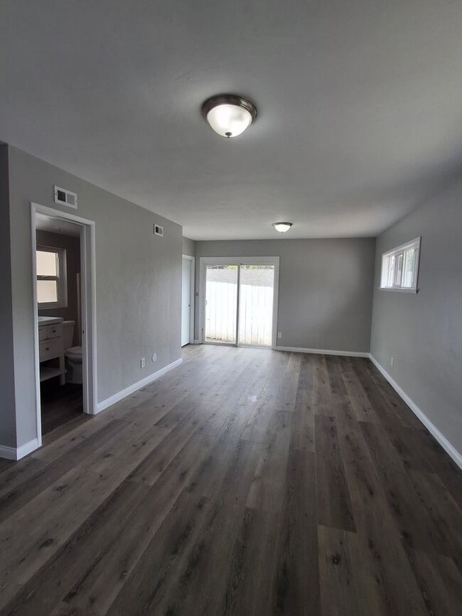 Building Photo - Great Home on a Large Lot! MUST SEE!!!