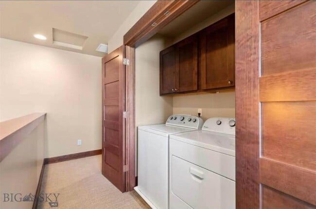 Building Photo - 2708 Cobblestone Pl