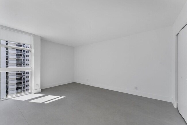 Building Photo - 1360 S Ocean Blvd