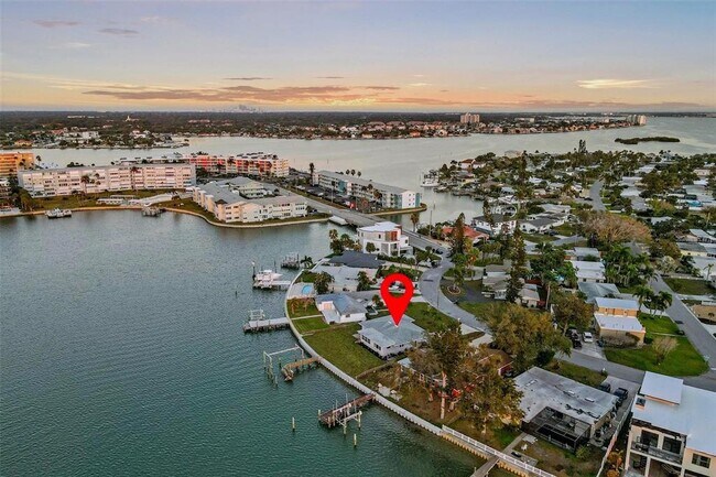 Building Photo - 7160 Shore Dr S