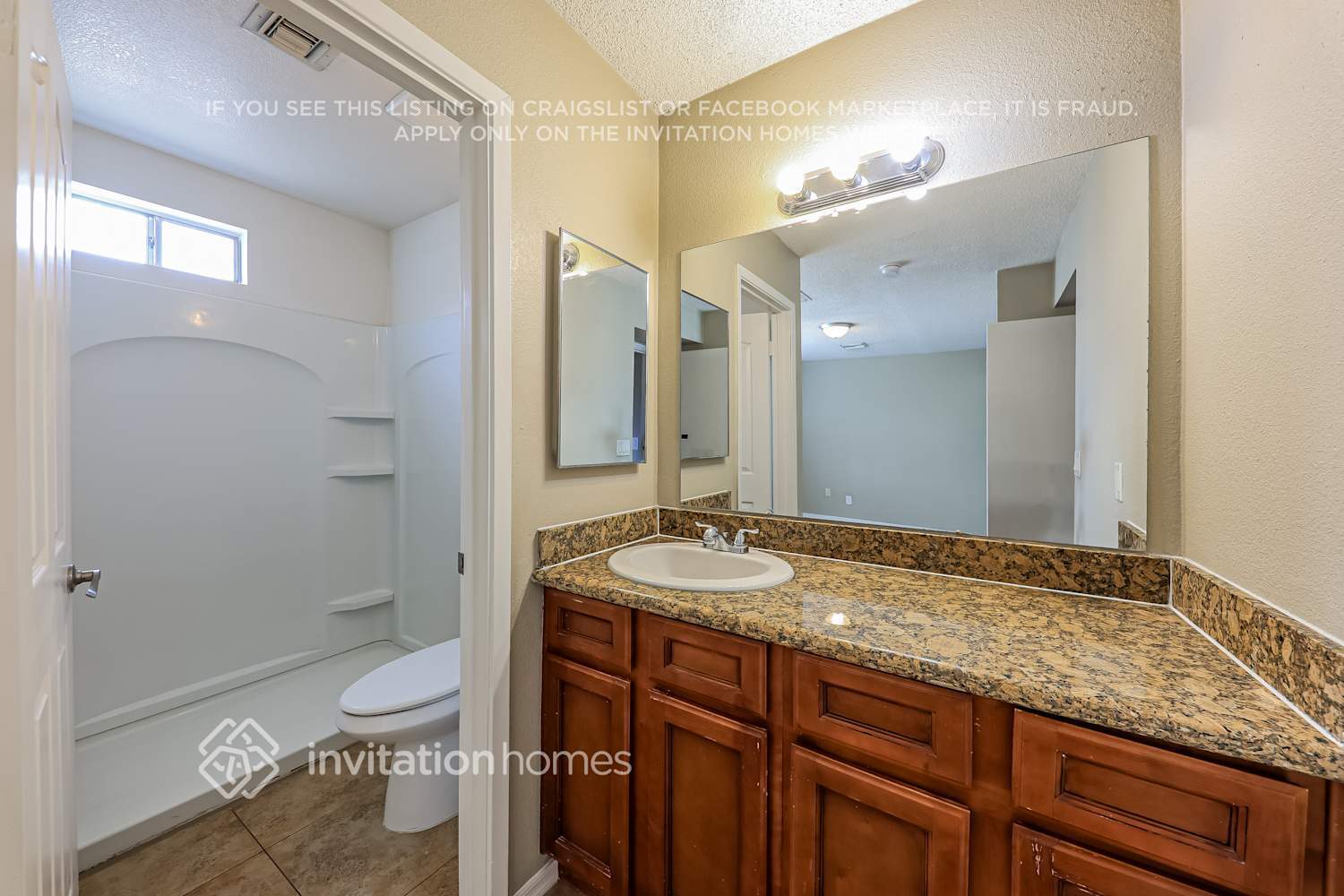 Building Photo - 3029 N Comanche Dr
