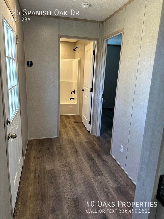 Building Photo - 125 Spanish Oak Dr