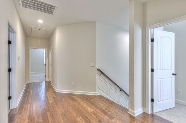 Building Photo - 9141 Holstein Dr