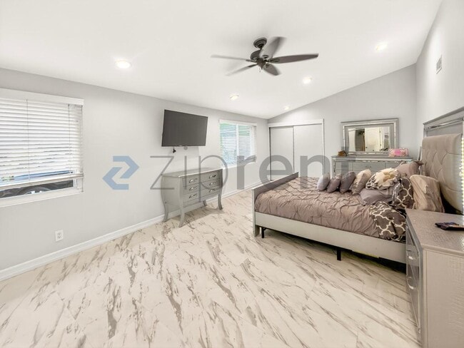 Building Photo - 20520 Rhoda St