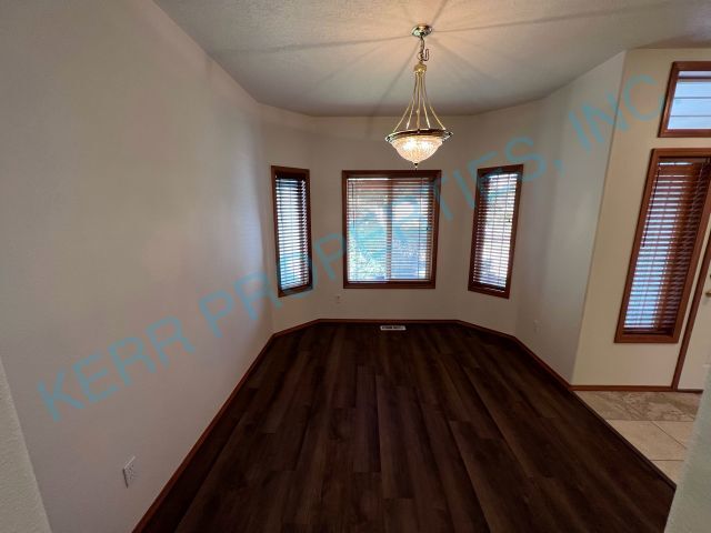 Building Photo - 3794 NE Fairview Lake Way