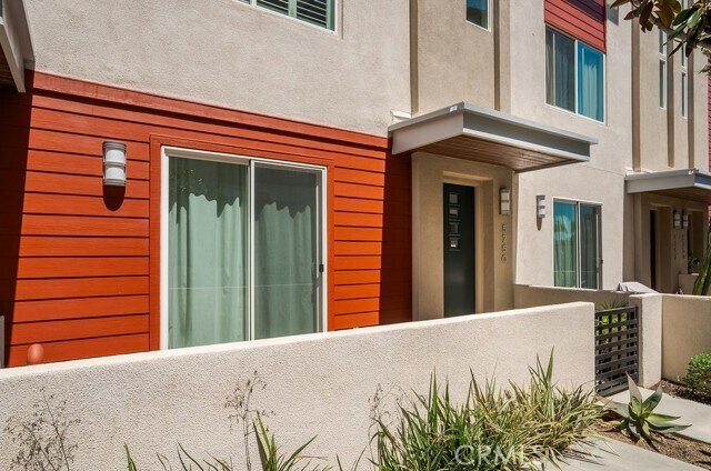 Building Photo - 5750 Acacia Ln