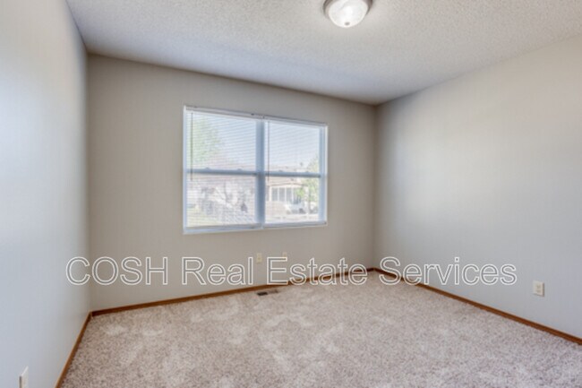 Building Photo - 1008 E Karla Ct