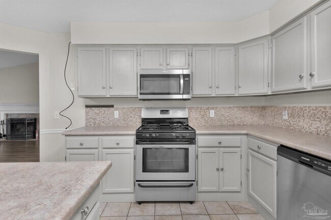 Building Photo - 9033 Bluebay Ln