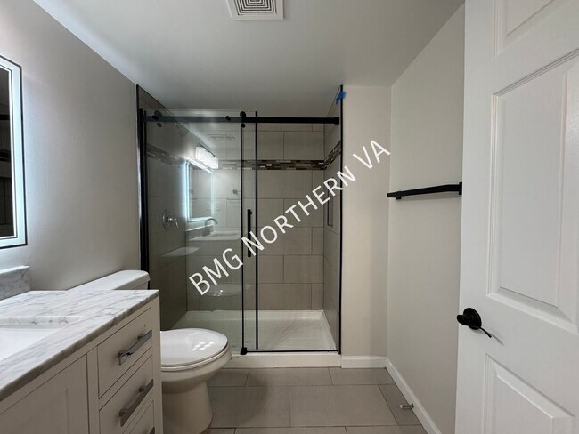 Building Photo - 1109 Hillcrest Dr SW