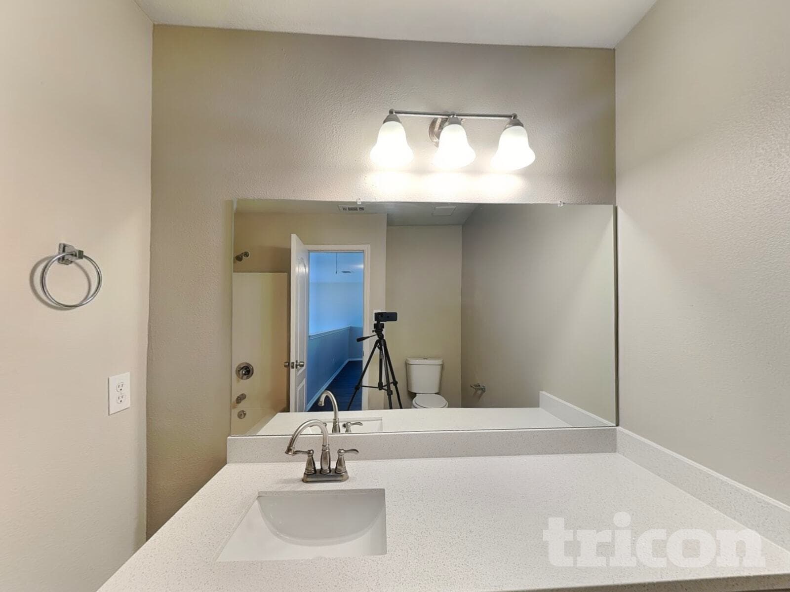 Building Photo - 5824 Somerton Dr