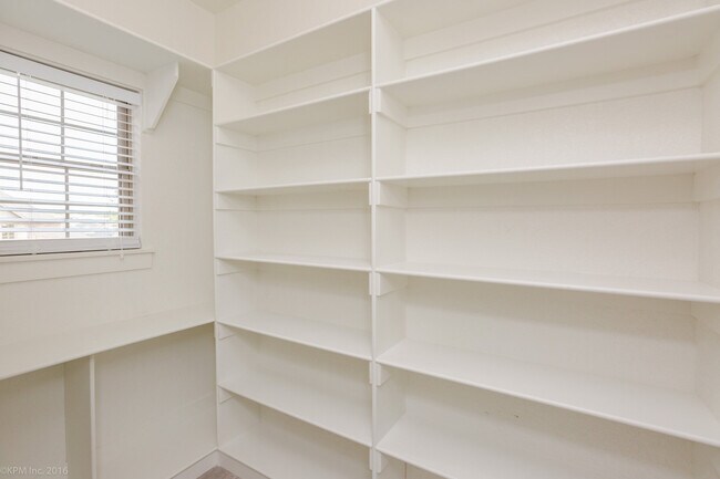 Building Photo - ***1531 Abbey***