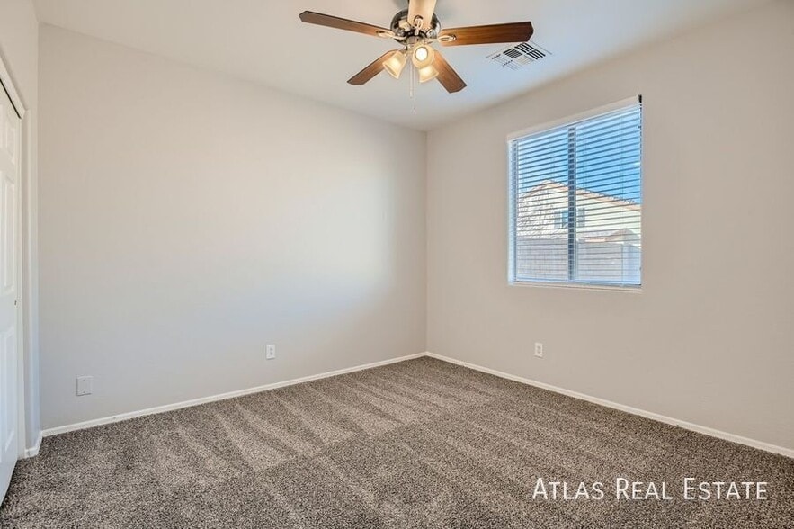 Building Photo - 9414 W Heber Rd