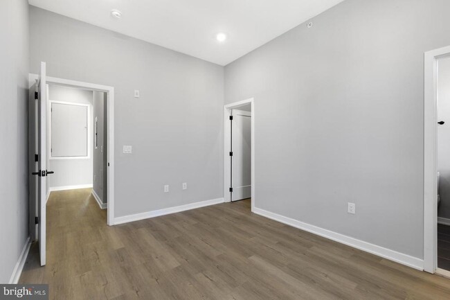 Building Photo - 919 N 15th St