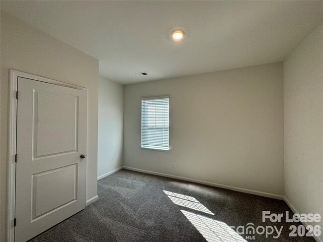 Building Photo - 122 Old Home Rd