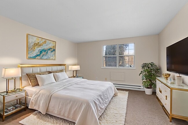 Building Photo - 180 Main St