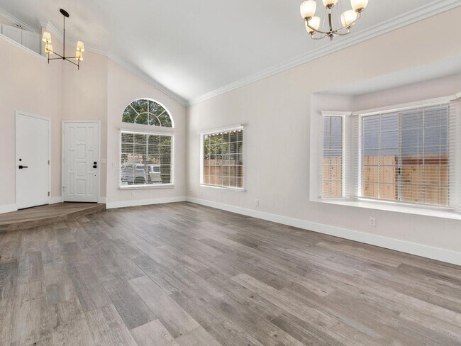 Building Photo - Rancho Del Oro Home