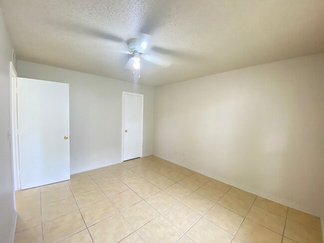 Building Photo - 6100 Westgate Dr