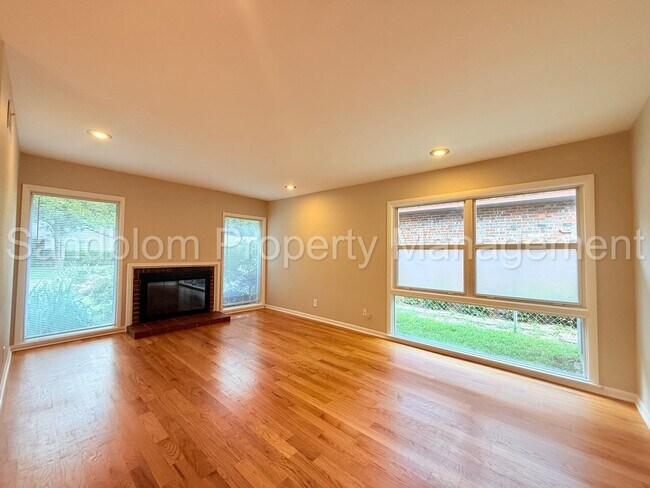 Building Photo - FOR LEASE | Midtown Tulsa | Available NOW!