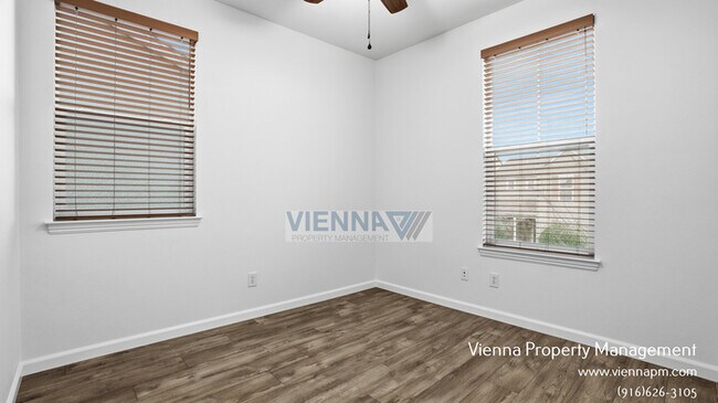 Building Photo - 3033 Ardley Dr