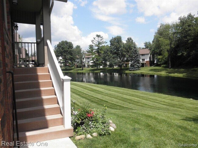 Building Photo - 7220 Bluewater Dr