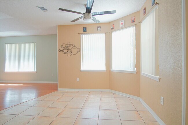 Building Photo - Spacious Oak Meadows Home in Milton with Multiple Living Areas, Fenced Yard & 1/2 Off First Month...