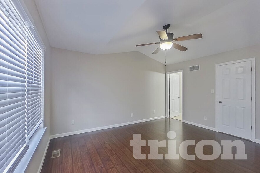 Building Photo - 29 Brookfield Ct