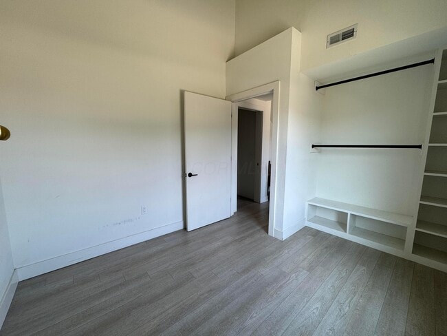 Building Photo - 973 E Broad St