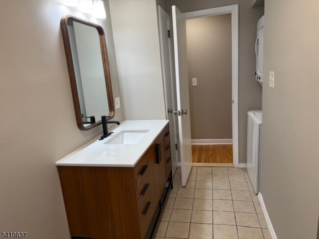 Building Photo - 138 Ellen St