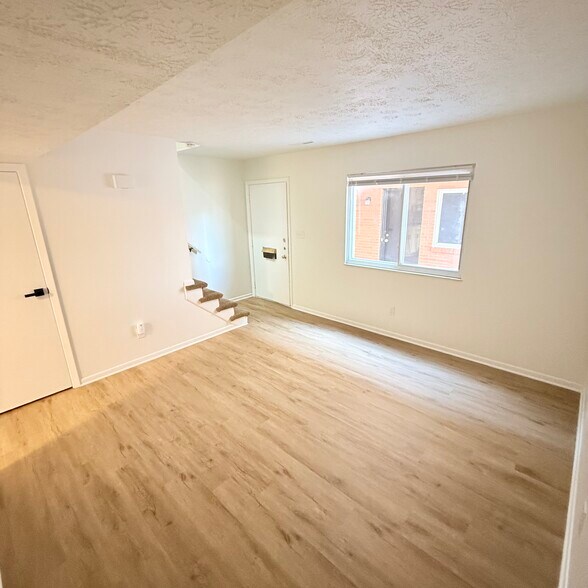 Building Photo - 235 Hamilton Ave