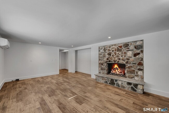 Building Photo - 220 Upper Grassy Hill Rd