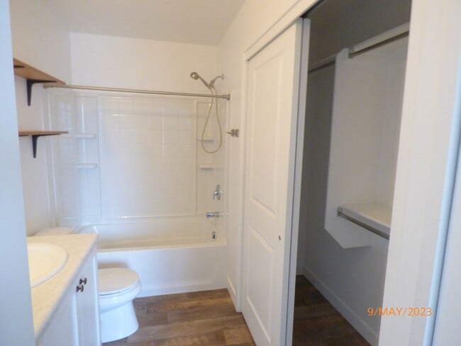 Building Photo - Upgraded 3 Bed 2.5 Bath Townhome in Herriman