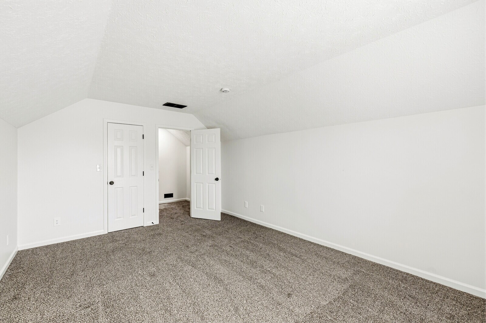 Building Photo - 2747 Foxbriar Pl