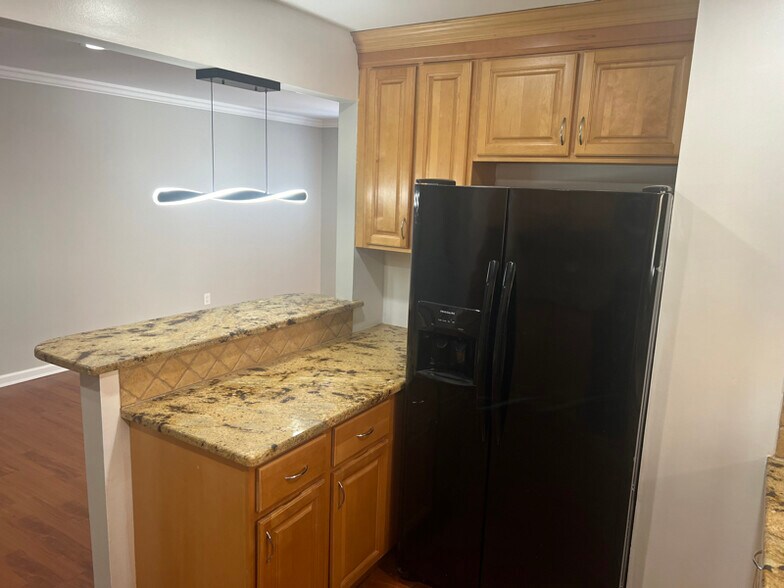 Building Photo - 15139 Beverly Dr