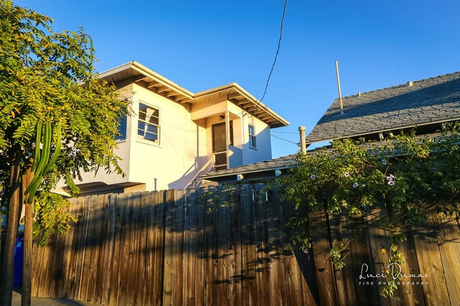 Building Photo - 2963 Hawthorn St