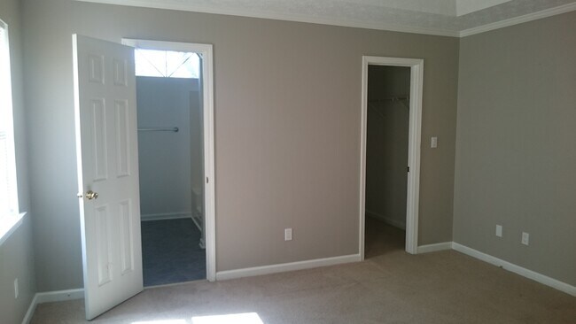 Main Bdrm - 715 Beaver Run Trce