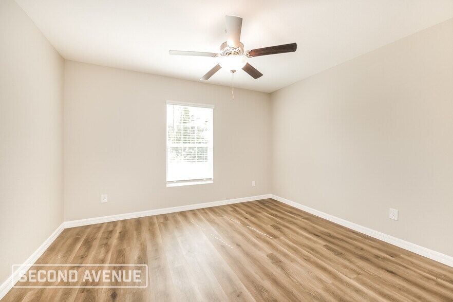 Building Photo - 494 Hoffer St