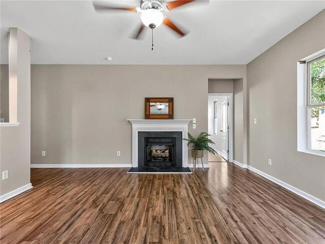 Building Photo - 913 Skinner Dr